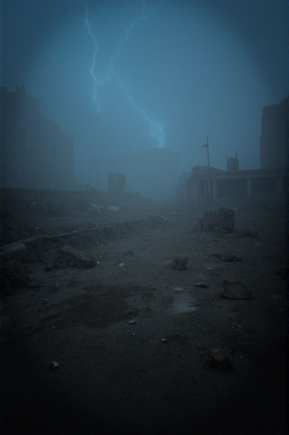 Ein erster Blick in meine neue künstlerische Arbeit: Another World – Another Time (Arbeitstitel). Erstellt mit KI und Fotografie.