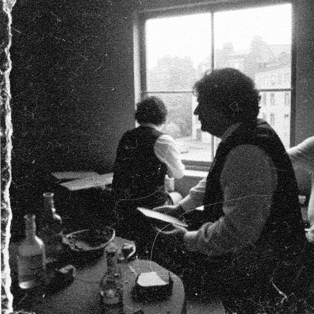 Die zwölf digitalisierten Bilder der wahren Geschichte der Fotografie. Die Geschichte hinter den Bildern wird in der Dokumentation erzählt.