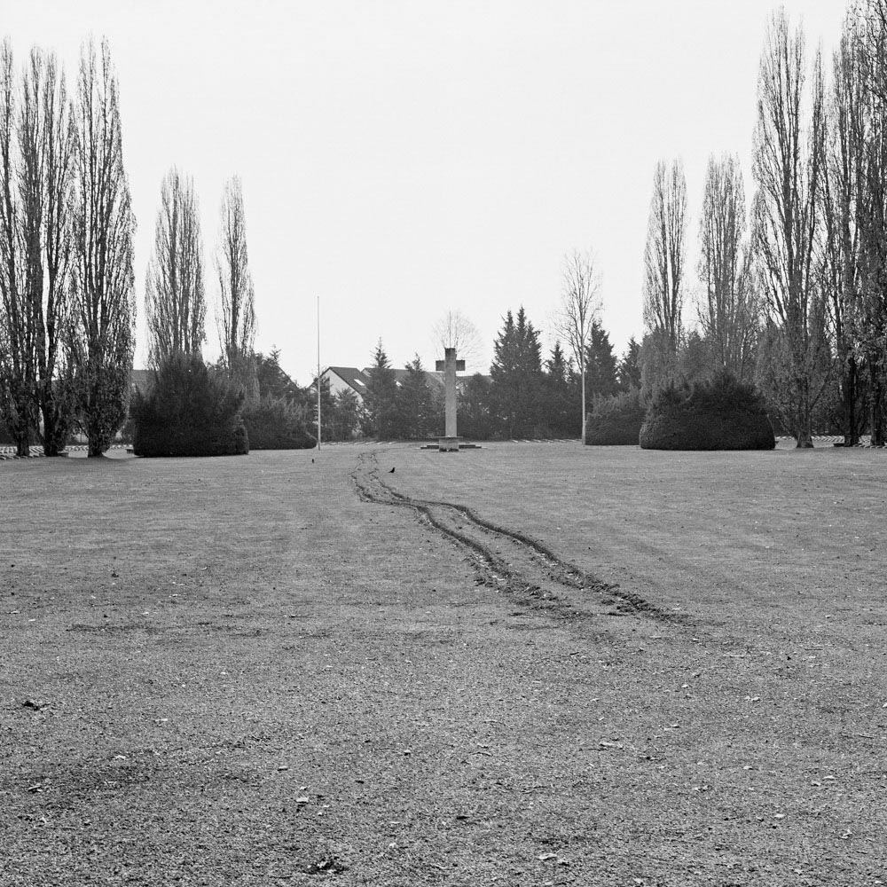Motive aus der Arbeit „Vaterland“ von Florian Albrecht-Schoeck