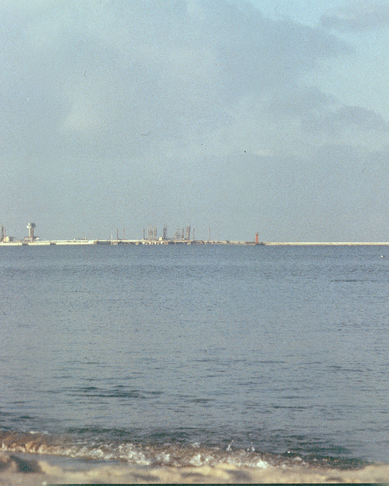 „Harbour“ ist eine fotografische Wandarbeit aus dem Jahr 2008 von Florian Albrecht-Schoeck.