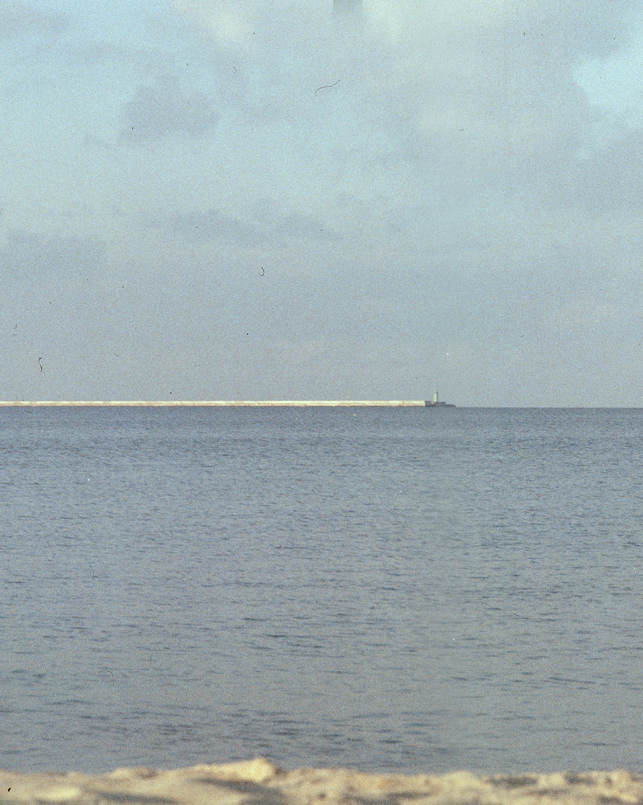 „Harbour“ ist eine fotografische Wandarbeit aus dem Jahr 2008 von Florian Albrecht-Schoeck.