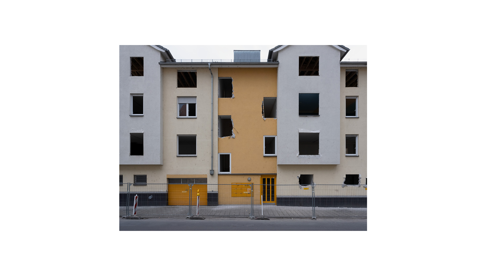 Motiv aus der fotografischen Arbeit „Hi Slave“ von Florian Albrecht-Schoeck.