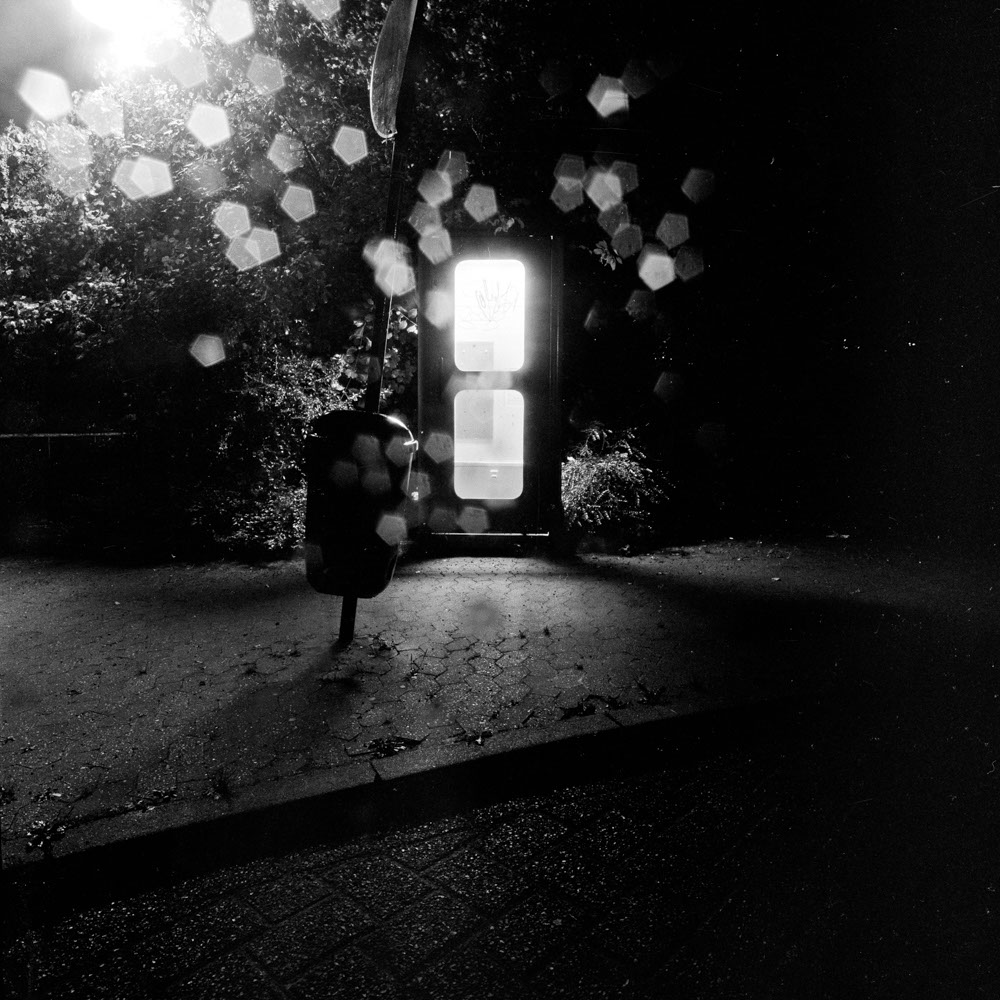 Bild aus der Fotografie Arbeit „ Verzehren und Verzerren (Heimat IV/Homeland IV)“ von Florian Albrecht-Schoeck.