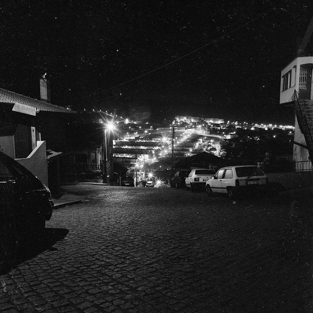 Bild der Werkgruppe „Minha Terra (Heimat III, 2009)“ von Florian Albrecht-Schoeck / Image the workgroup „Minha Terra (Homeland III, 2009)“ by Florian Albrecht-Schoeck