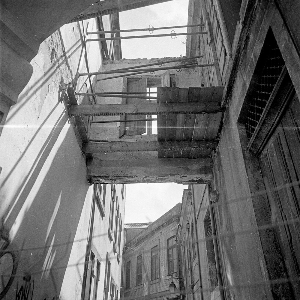 Bild der Werkgruppe „Minha Terra (Heimat III, 2009)“ von Florian Albrecht-Schoeck / Image the workgroup „Minha Terra (Homeland III, 2009)“ by Florian Albrecht-Schoeck