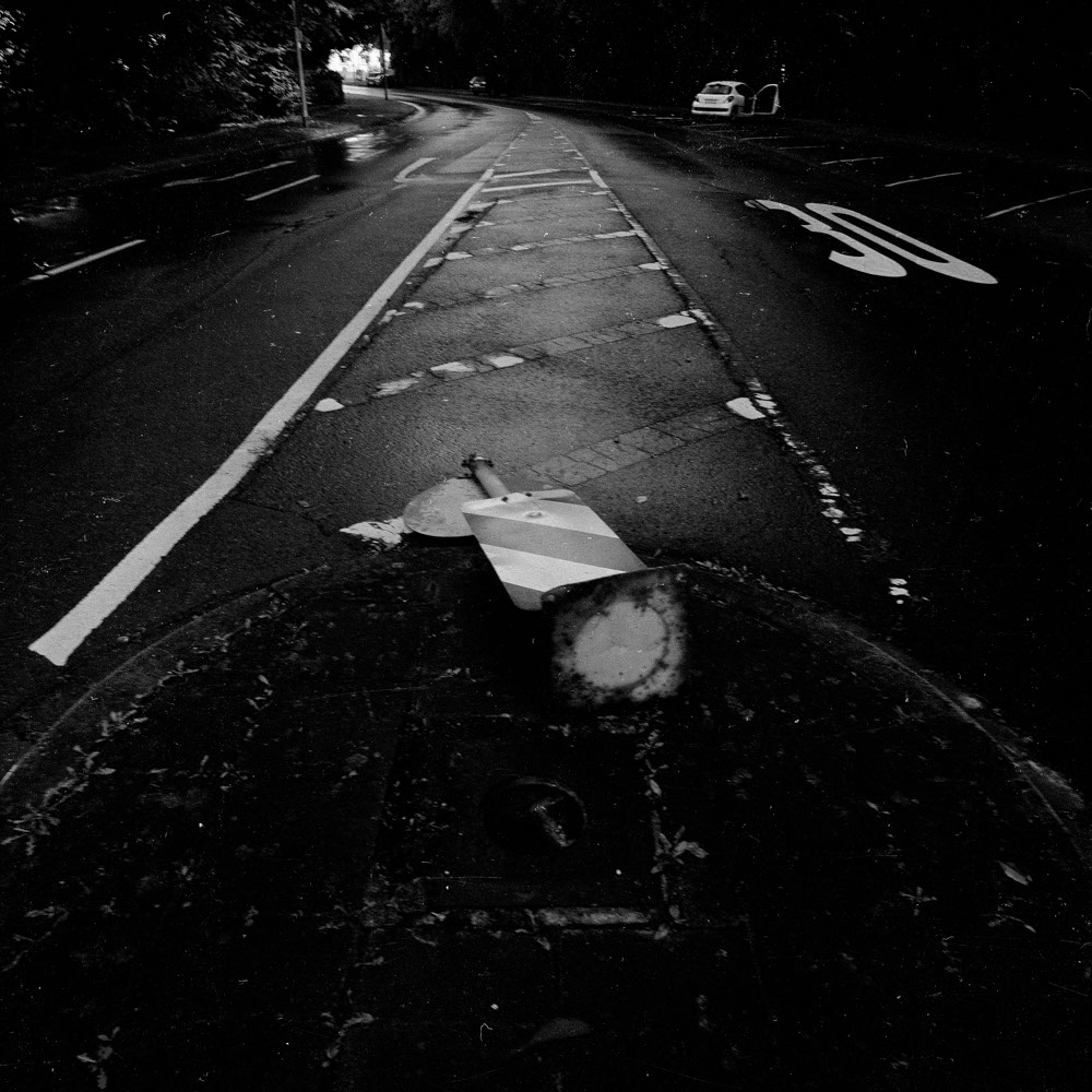 Bild aus der Fotografie Arbeit „ Verzehren und Verzerren (Heimat IV/Homeland IV)“ von Florian Albrecht-Schoeck.