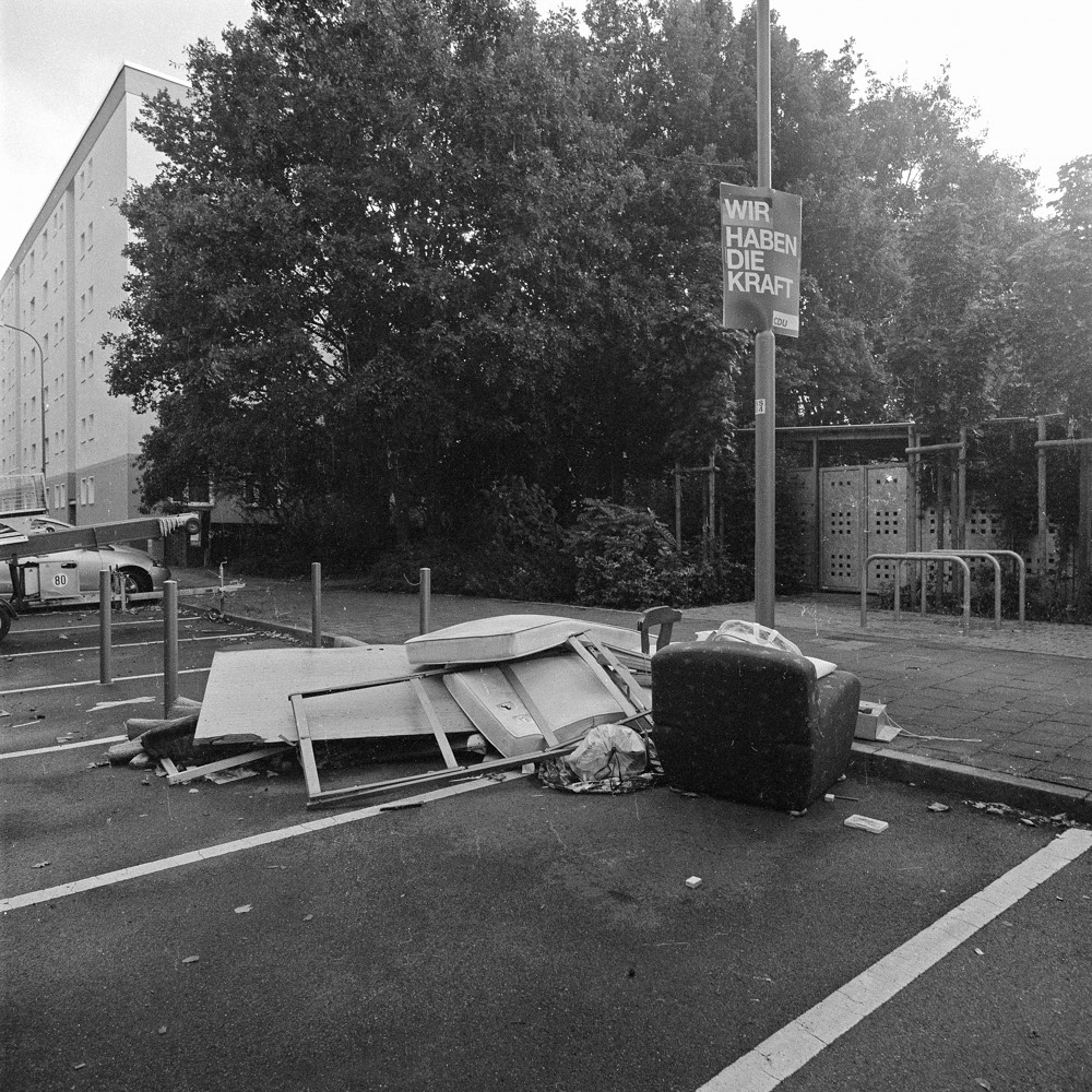 Bild aus der Fotografie Arbeit „ Verzehren und Verzerren (Heimat IV/Homeland IV)“ von Florian Albrecht-Schoeck.