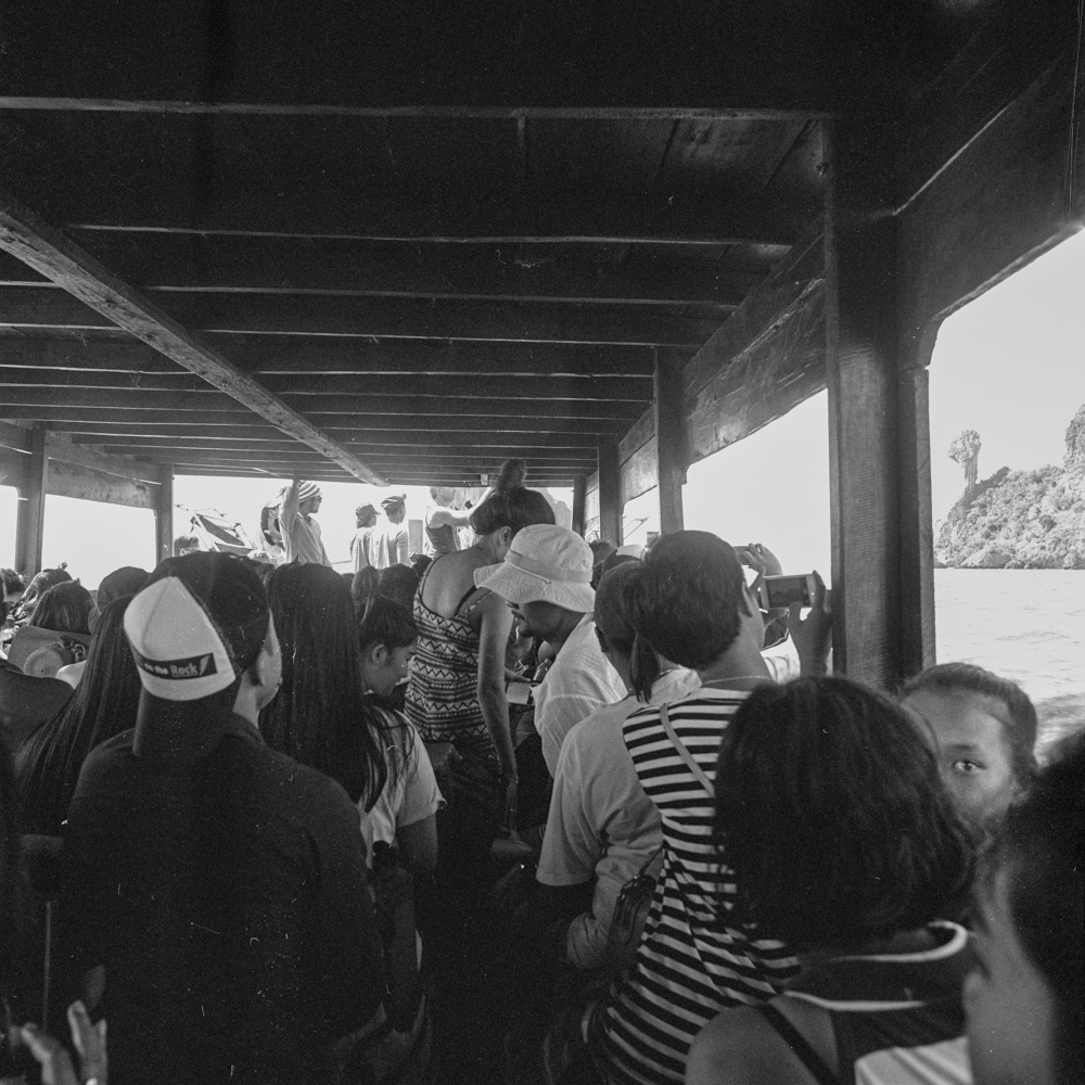 Bild aus der Fotografie Arbeit „Two One Zero (Heimat/Homeland IX)“ von Florian Albrecht-Schoeck.