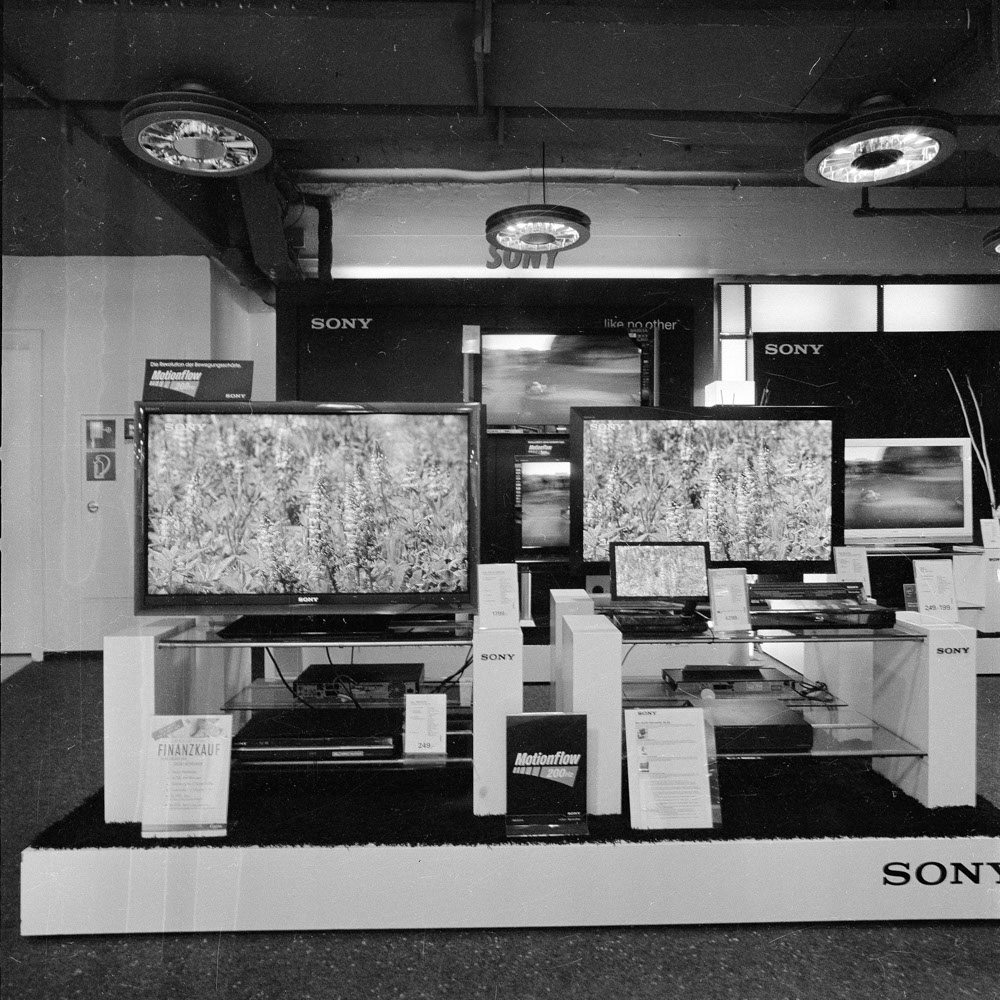 Bild aus der Fotografie Arbeit „ Verzehren und Verzerren (Heimat IV/Homeland IV)“ von Florian Albrecht-Schoeck.