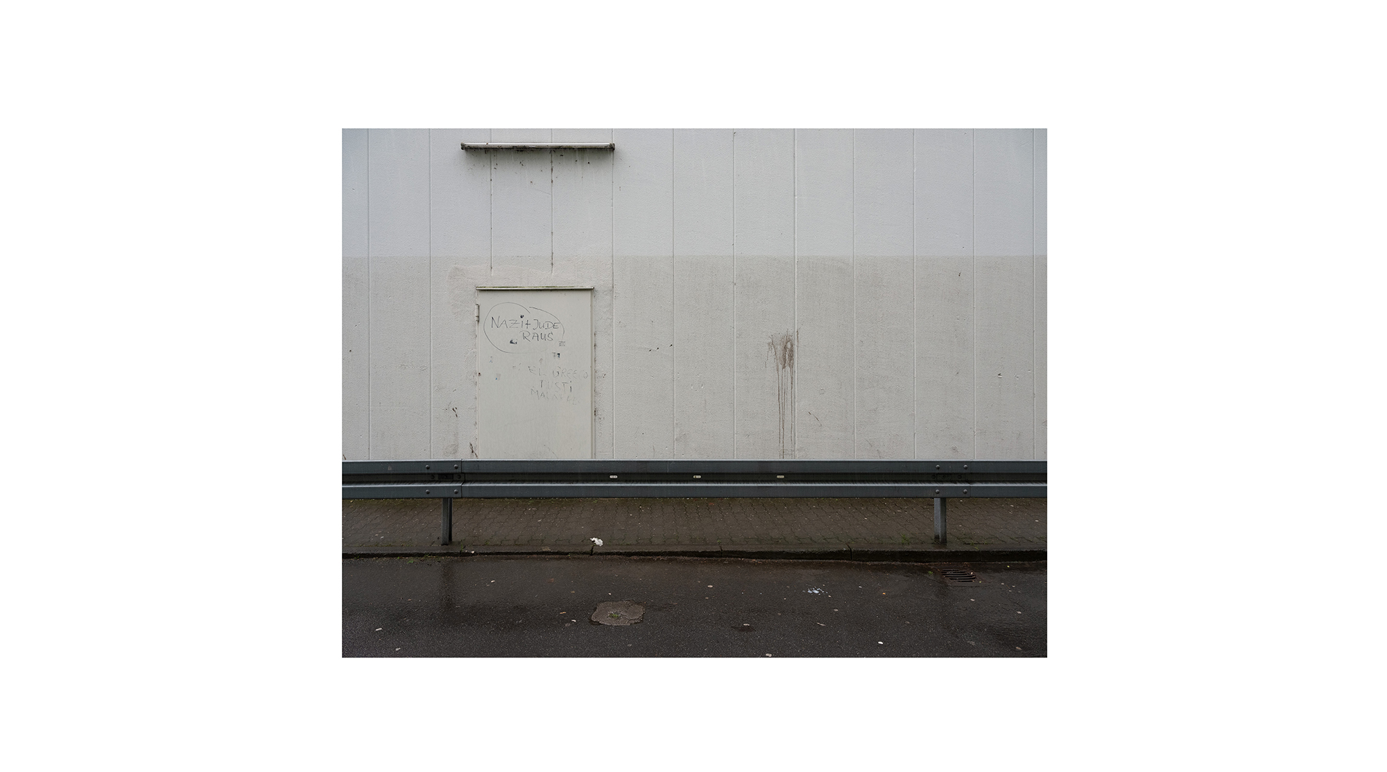 Motiv aus der fotografischen Arbeit „Hi Slave“ von Florian Albrecht-Schoeck.