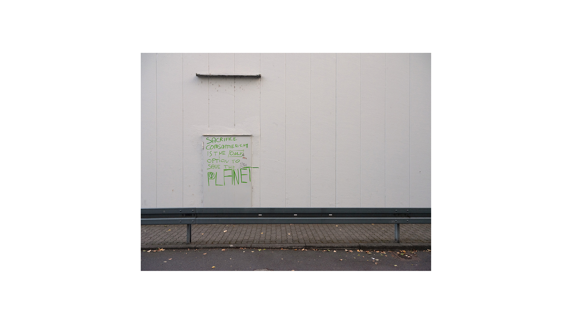 Motiv aus der fotografischen Arbeit „Hi Slave“ von Florian Albrecht-Schoeck.