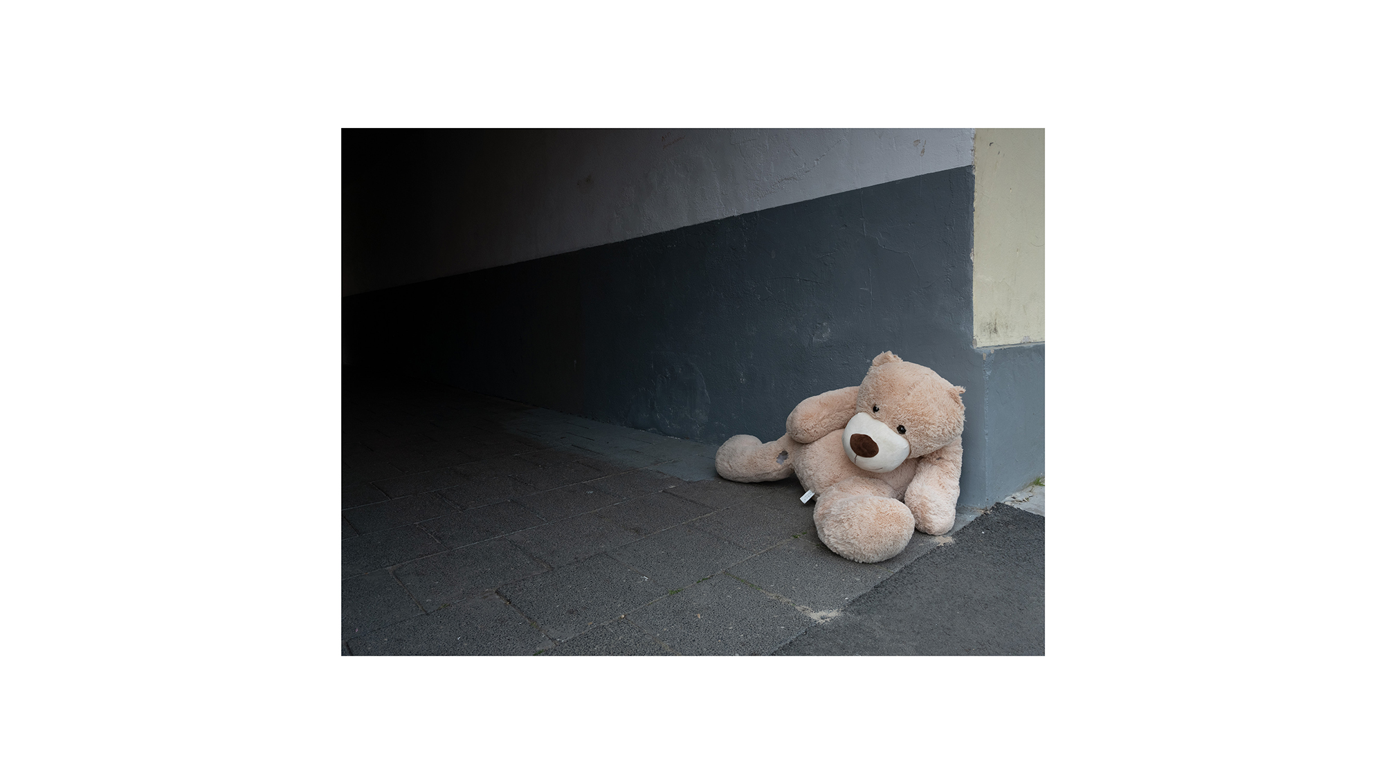 Motiv aus der fotografischen Arbeit „Hi Slave“ von Florian Albrecht-Schoeck.