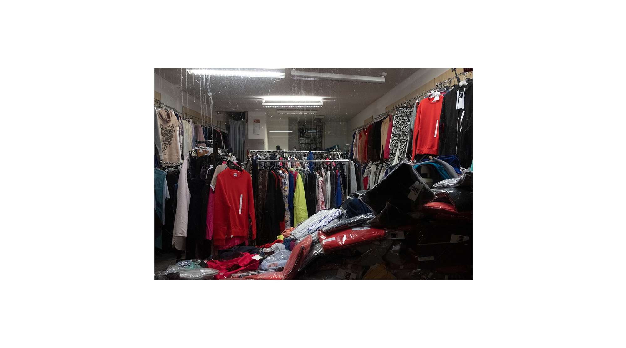 Motiv aus der fotografischen Arbeit „Hi Slave“ von Florian Albrecht-Schoeck.